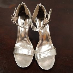 Herstyle size 10 heels